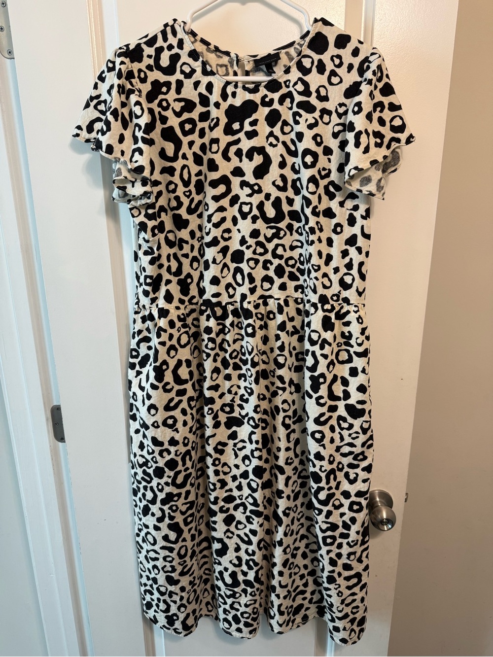 Who What Wear Black & Cream Leopard Print Linen Midi Dress